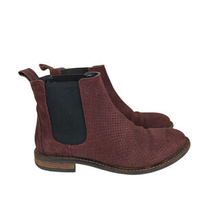 Clarks Burgundy Chelsea Ankle Boots Women's Size 7.5 Western‎ Maroon Pull On